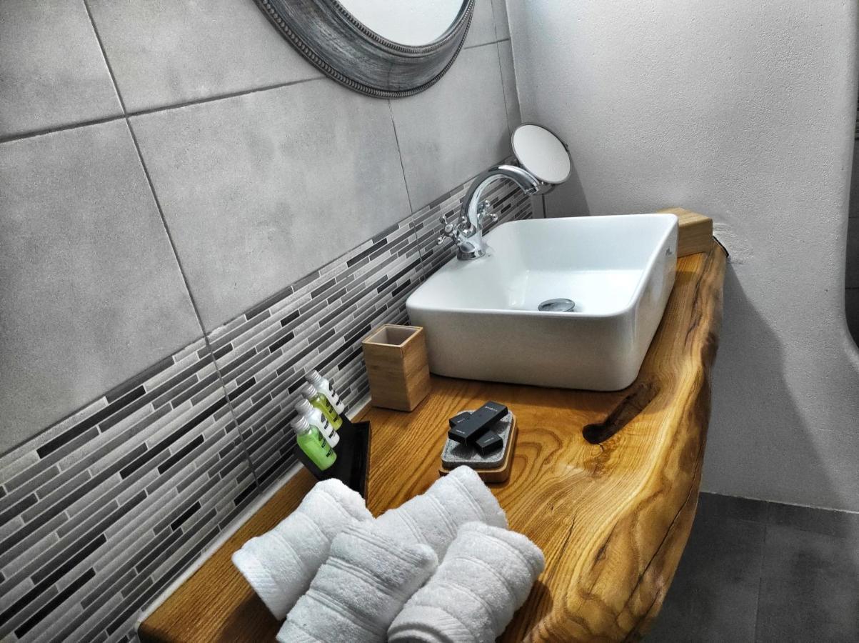 Milos Gem Suites Inn Pachaina Eksteriør bilde